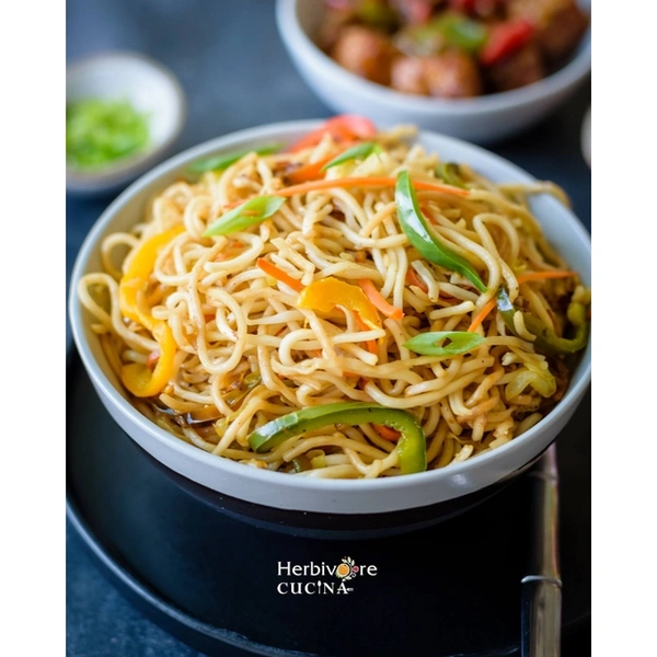 (Black Pepper) Veg Noodles - Hakka