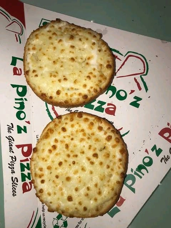 (La Pino'z) Cheesy Garlic Bread