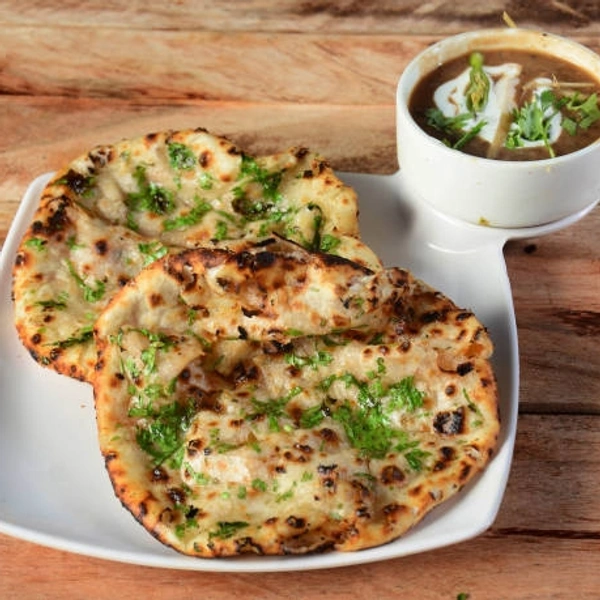 (Halwai'z) Dip Kulcha - With Cholle