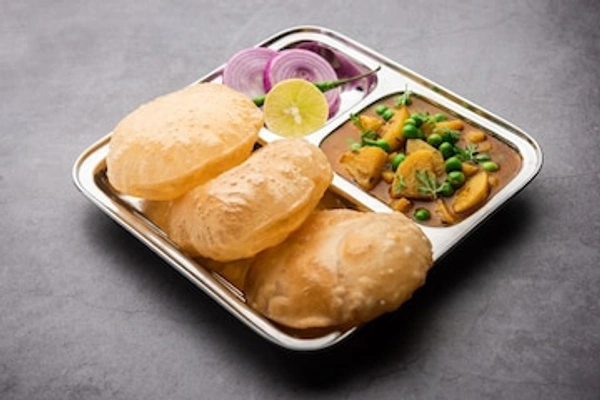 Garma Garam Puri 3 Piece (Plate) - Medium