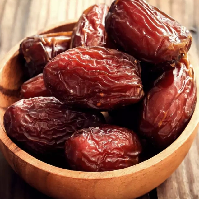 Dates (Kharjura)