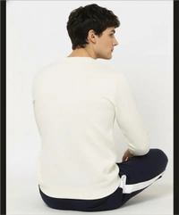 classic full sleeves sweetshirt with graphic print for unisex - S