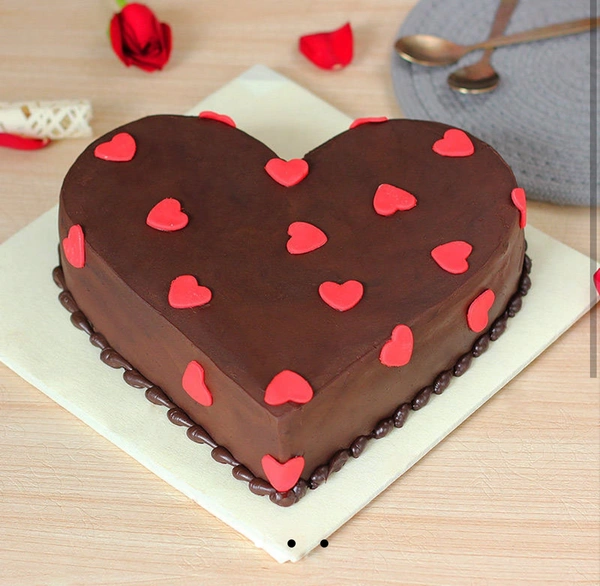 Heartiest Love Cake - Half KG, Eggless