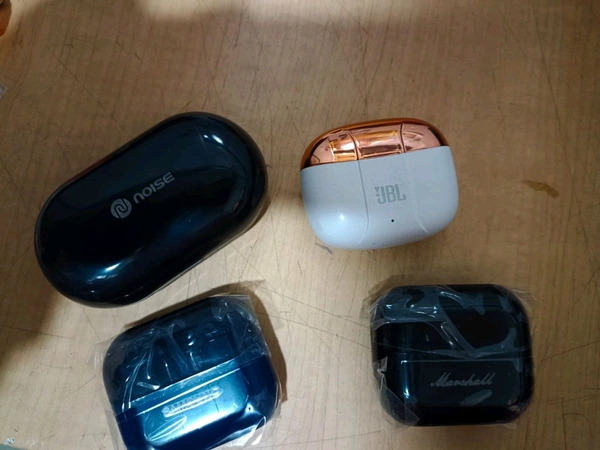 JBL Buds {Luj Item} ( No Return)