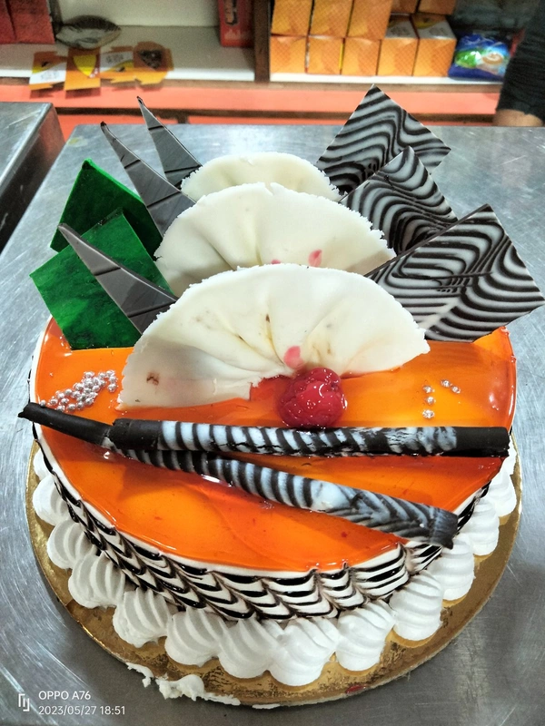 Eggless Butter Scotch Cake Half Kg 