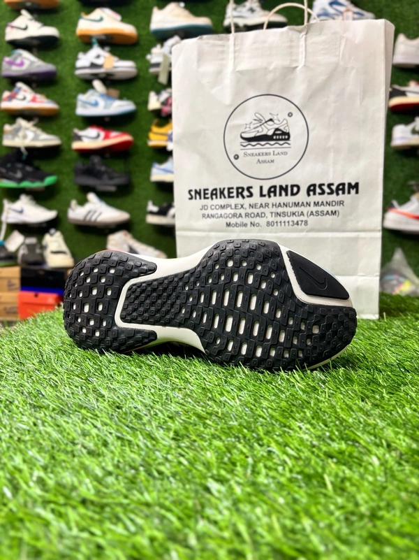 Zoom X Invincible 3 - 7