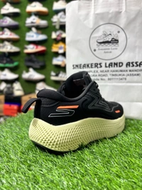 Sketchers Hyper Ultra Soft - 7.5