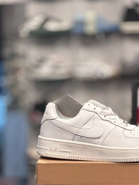 Airforce 1 White - 42 (7.5)