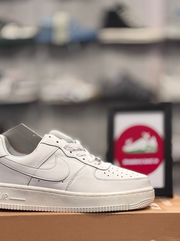 Airforce 1 White - 42 (7.5)