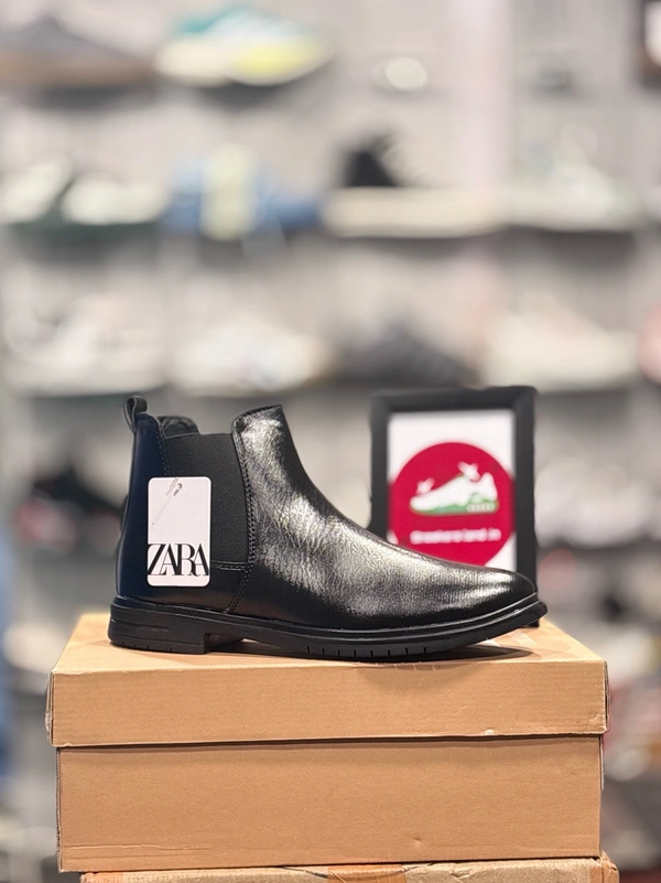 Chelsea Black- Lethear - 41(7)