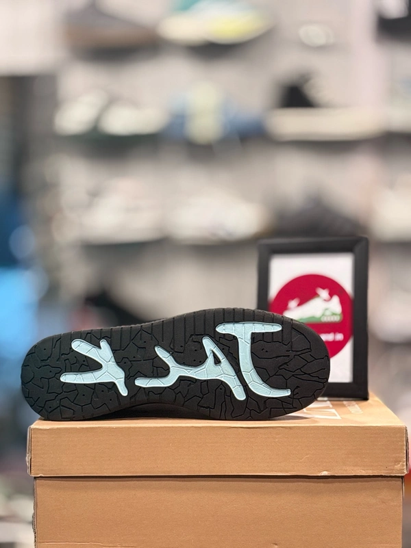 Dunk Jumpman - 43 (8.5)