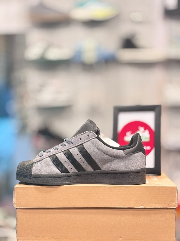 Superstar Grey Suede - 42 (8)