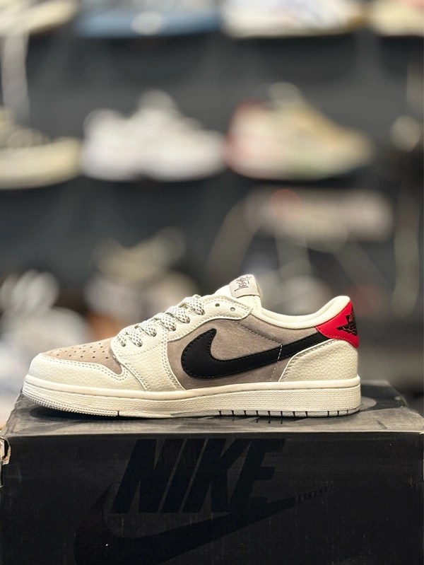 AIRJORDAN Low STUSSY Grey - 8.5 (43)