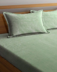 MORADO 190 GSM Flannel Super Soft Warm Elastic Fitted Double Bed Bedsheet with 2 Pillow Covers for Winters - 72x78x8 Inches, Sea Green - 72x78x8 Inches, Sea Green