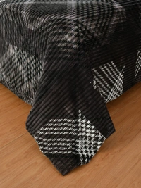 MORADO 190 GSM Flannel Super Soft Warm Double Bed Quilt Cover/Duvet Cover/Rajai Cover/Blanket Cover for Winters with Zipper -90x100 Inches, Dark Grey - 90x100 Inches, Dark Grey