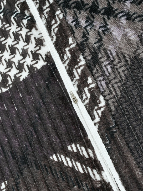 MORADO 190 GSM Flannel Super Soft Warm Double Bed Quilt Cover/Duvet Cover/Rajai Cover/Blanket Cover for Winters with Zipper -90x100 Inches, Dark Grey - 90x100 Inches, Dark Grey