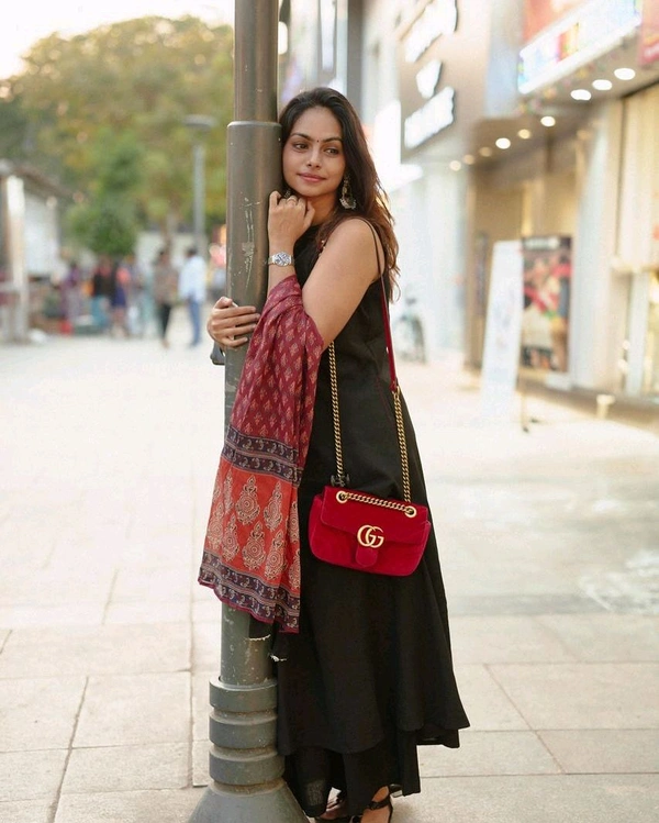 SF5 5637 *STYLE IN OUR CLASSY HANDLOOM A LINE KURTI PANT DUPATTA WITH BOTH SIDES POCKETS*
 - L-40