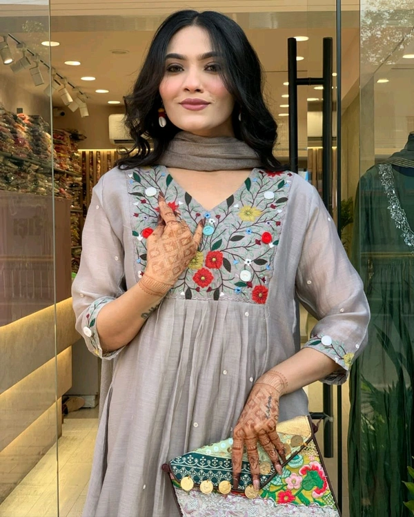 LCW 5677 New Very Beautiful 3ps Set Beautiful cotton fabric Anarkali kurti pant and dupatta. embroidery work - L-40
