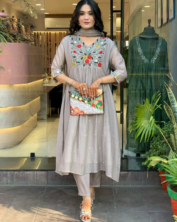 LCW 5677 New Very Beautiful 3ps Set Beautiful cotton fabric Anarkali kurti pant and dupatta. embroidery work - 2XL-44