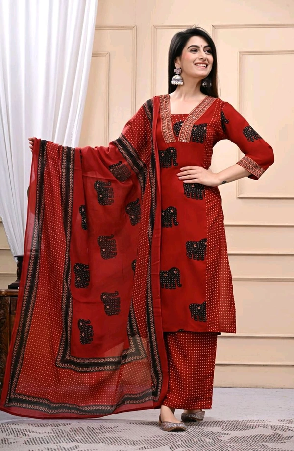 LCW 5700  Name: Women Fashionable Printed Hand Work  Cotton Rayon Kurti With Malmal Dupatta and Pant Set  - XL-42