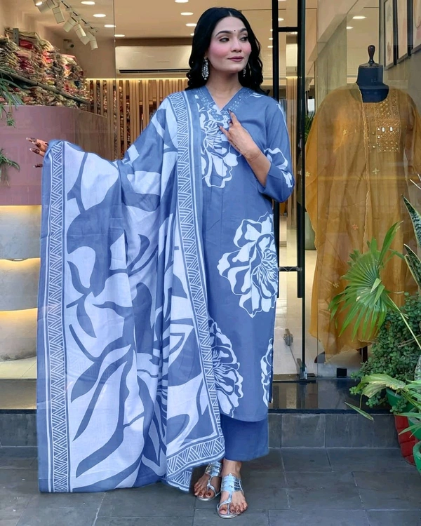 LCW 5706 Very Beautiful Heavy Cotton Kurti Pant & Dupatta Set Beautiful Heavy  Embroidery On Neck - 2XL-44