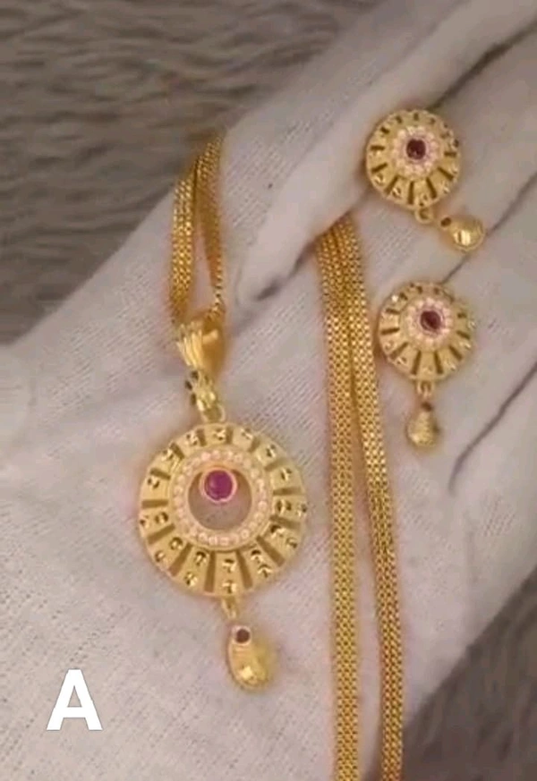 VMC 5710 one gram gold pendant set - A