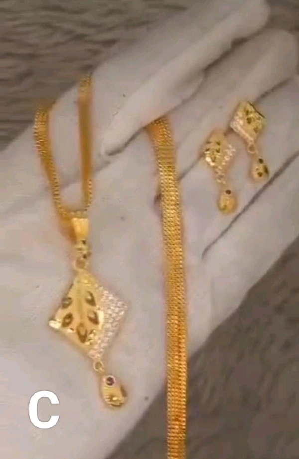 VMC 5710 one gram gold pendant set - C