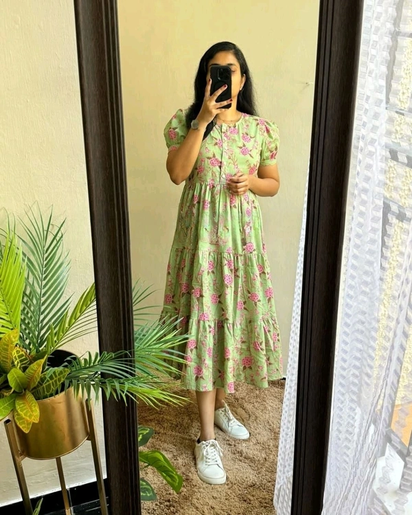 LCW 5763 nee look  stylish and walk in comfort  - middi Gown with  puff sleeves* - pista green, 2XL-44