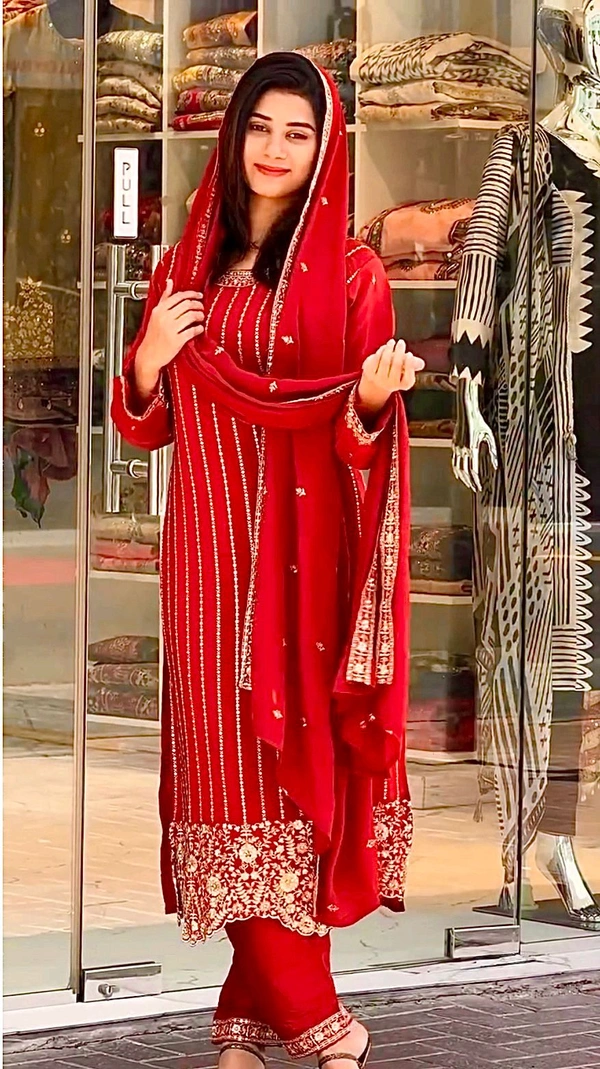 DSS 5773 NEW ĐĚSIGNER PARTY WEAR CHINON SILK TOP AND PANT PLAZZO. FANCY DUPPATA EMBROIDERY WORK - L-40