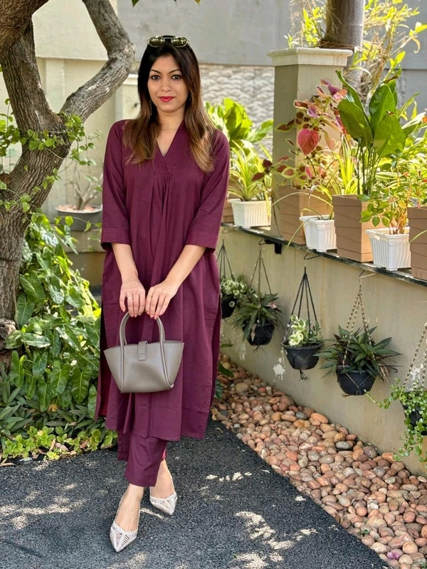 SF5  5798  NEW DESIGN LONCH V NACK PURE COTTON CO-ORD SET WITH SIDE POCKET & KATHA WORK  - Purple, 3XL-46