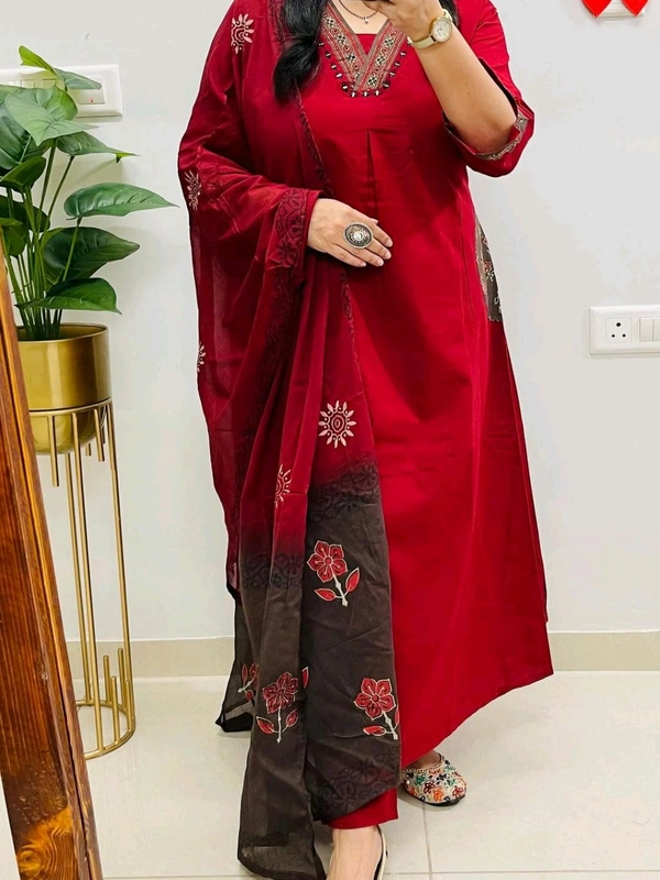 SF5  5810 new Style Pure Cotton Kurti With Pant Malmal  Dupatta Set  - 3XL-46