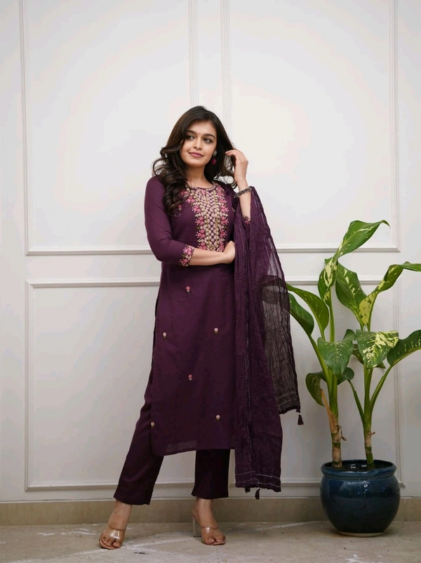 LCW 5835 New launch Pure Cotton Kurti Pant And Malmal Dupatta Set With Colourful Embroidery Work  - Purple, L-40