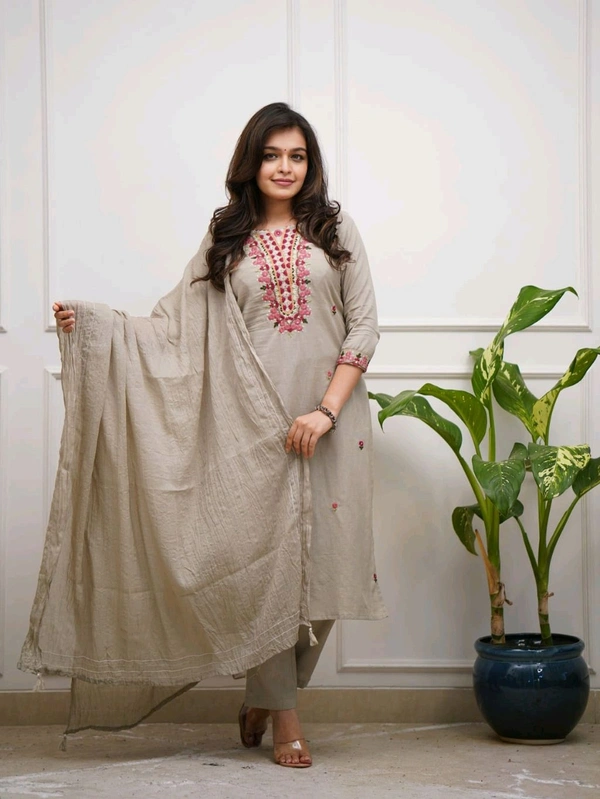LCW 5835 New launch Pure Cotton Kurti Pant And Malmal Dupatta Set With Colourful Embroidery Work  - Gray, M-38