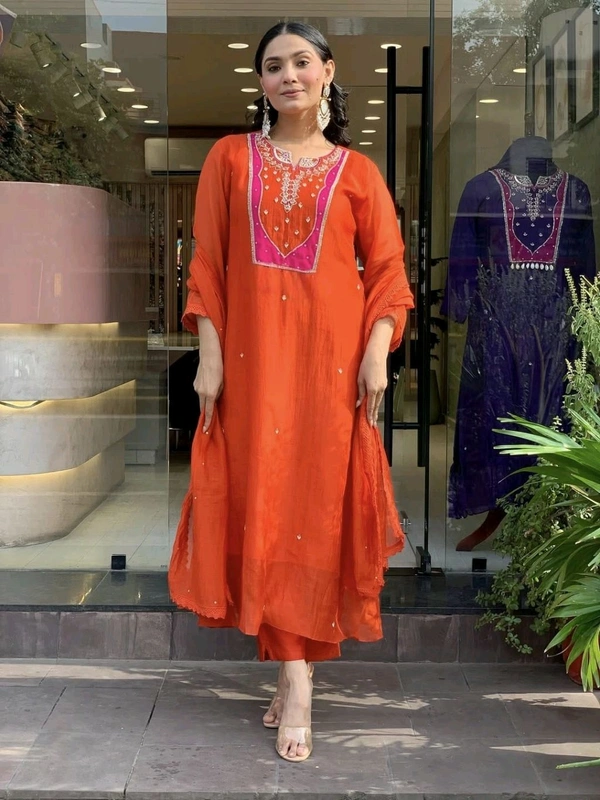 LCW 5837 *NEW ARRIVALS  EMBROIDERY SET HEAVY PURE COTTON KURTI PANT AND DUPATTA SET  - 2XL-44