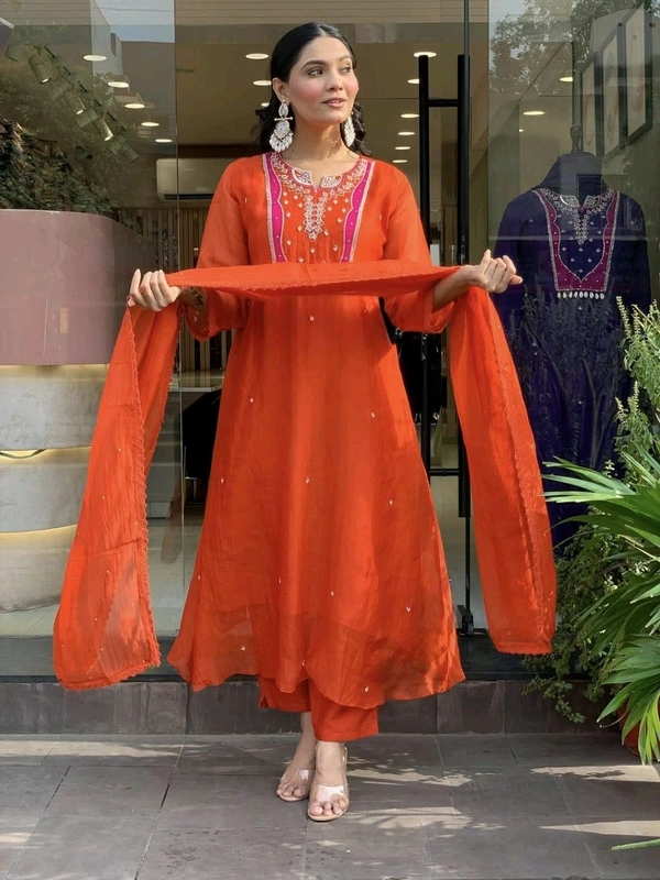 LCW 5837 *NEW ARRIVALS  EMBROIDERY SET HEAVY PURE COTTON KURTI PANT AND DUPATTA SET  - 2XL-44
