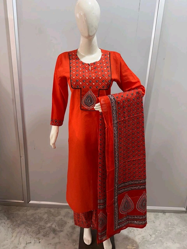 SF5 5846 New Style: cotton printed straight Kurta with Cotton Pant  & Malmal Dupatta Work:  hand work - Red, 2XL-44