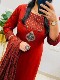 SF5 5846 New Style: cotton printed straight Kurta with Cotton Pant  & Malmal Dupatta Work:  hand work - Red, 2XL-44