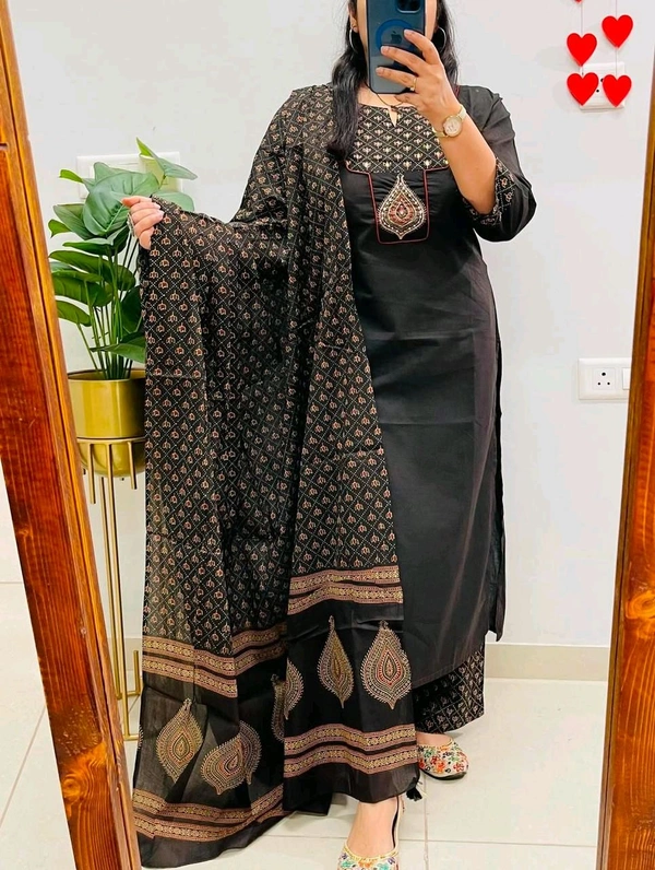 SF5 5846 New Style: cotton printed straight Kurta with Cotton Pant  & Malmal Dupatta Work:  hand work - Black, 2XL-44