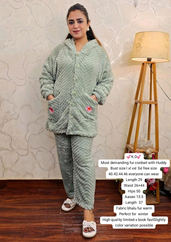 KD18  5848 Most demanding fur Bhalu Fur Warm  cordset with Huddy - Green, XL-42