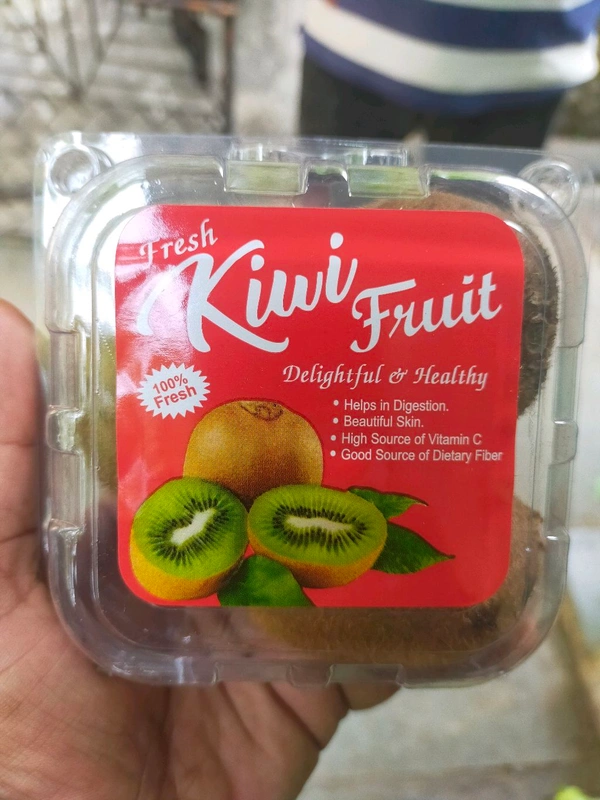 Kiwi Fresh Fruits  (3 Pcs)