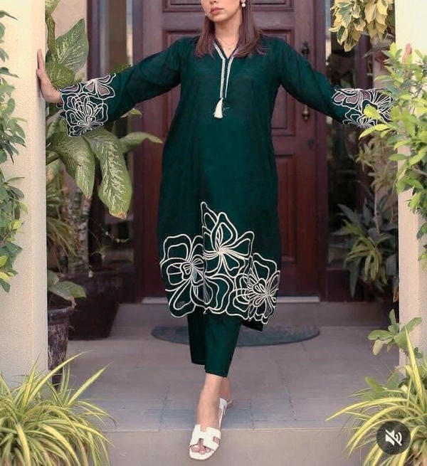 WSM 2701 CUTWORK PAINT SUIT CORDSET - Green, L-40