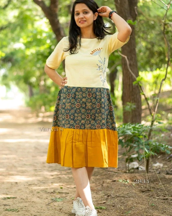 SF3 5330 *!! Beautiful Embroidery Cotton Meddy Gown*!! - M