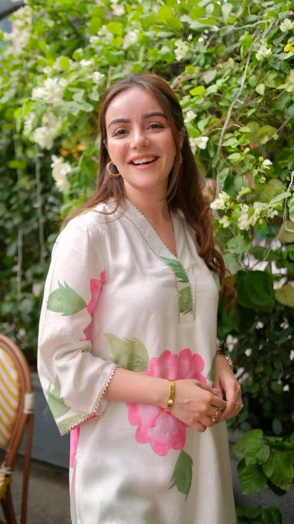 SF2 5042  New Floral  Kurta Pant set  lace Work  comfortable  and classy🥰 - L-40