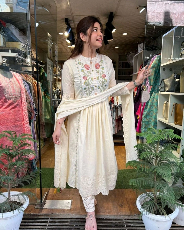 SF2 5366 Cotton embroidered kurta with pants and dupatta - L-40