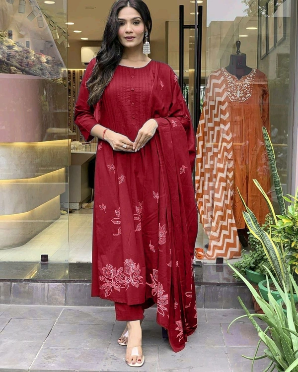 SF3  5519  Latest launch a pintex Pure Cotton Set discharge print kurti with pant and mulmul printed dupatta - Red, 2XL-44
