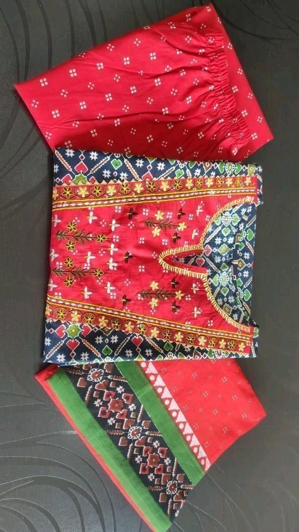 SF2  5526 CLASSY HEAVY ZARI EMBROIDERED YOKE PURE PATOLA PRINT RAYON PANTS  KURTI - 2XL-44