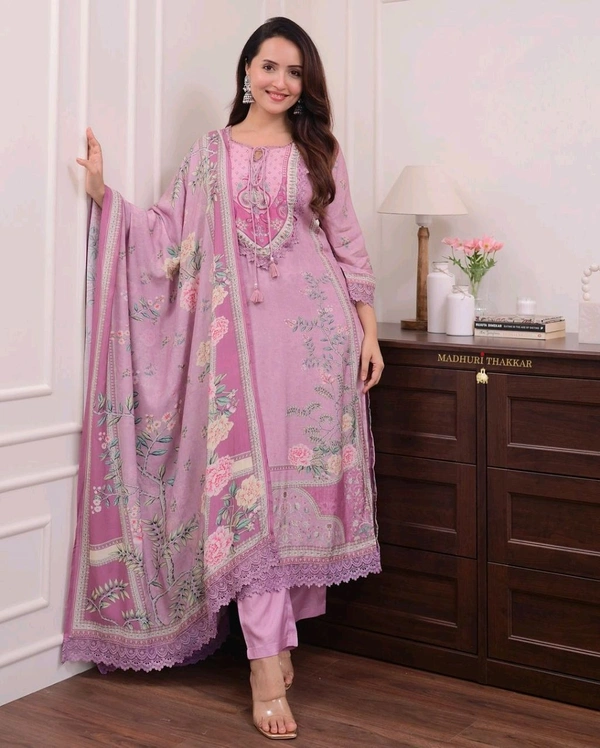 SF3  5582 NEW COLLECTION PATTERN *Ivory Pakistani Suits made from Pure Muslin fabric with digital prints  - 4XL-48