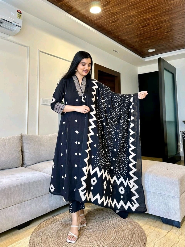 SF3  5587 New Quality *Premium Heavy Cotton Full Printer Dress With Printed Plazzo Border Handwork With Malmal Printed Dupatta - Black, L-40