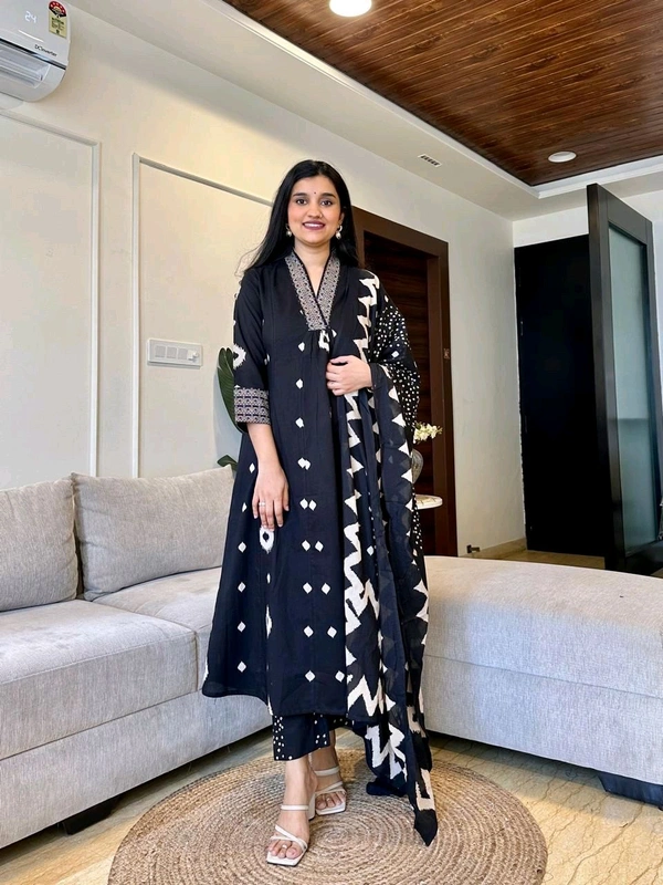 SF3  5587 New Quality *Premium Heavy Cotton Full Printer Dress With Printed Plazzo Border Handwork With Malmal Printed Dupatta - Black, L-40