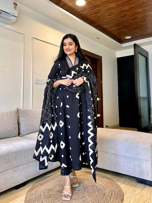 SF3  5587 New Quality *Premium Heavy Cotton Full Printer Dress With Printed Plazzo Border Handwork With Malmal Printed Dupatta - Black, L-40